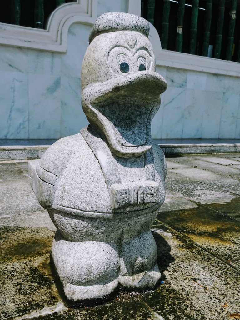 Malaisie Penang Kek Lok Si statue donald
