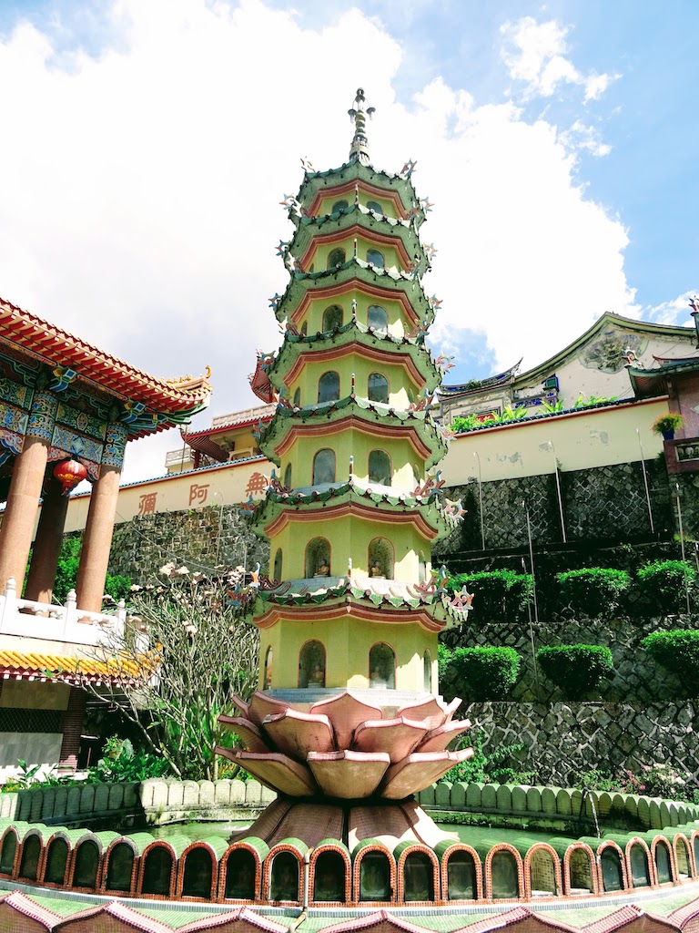 Malaisie Penang Kek Lok Si temple pigeonnier