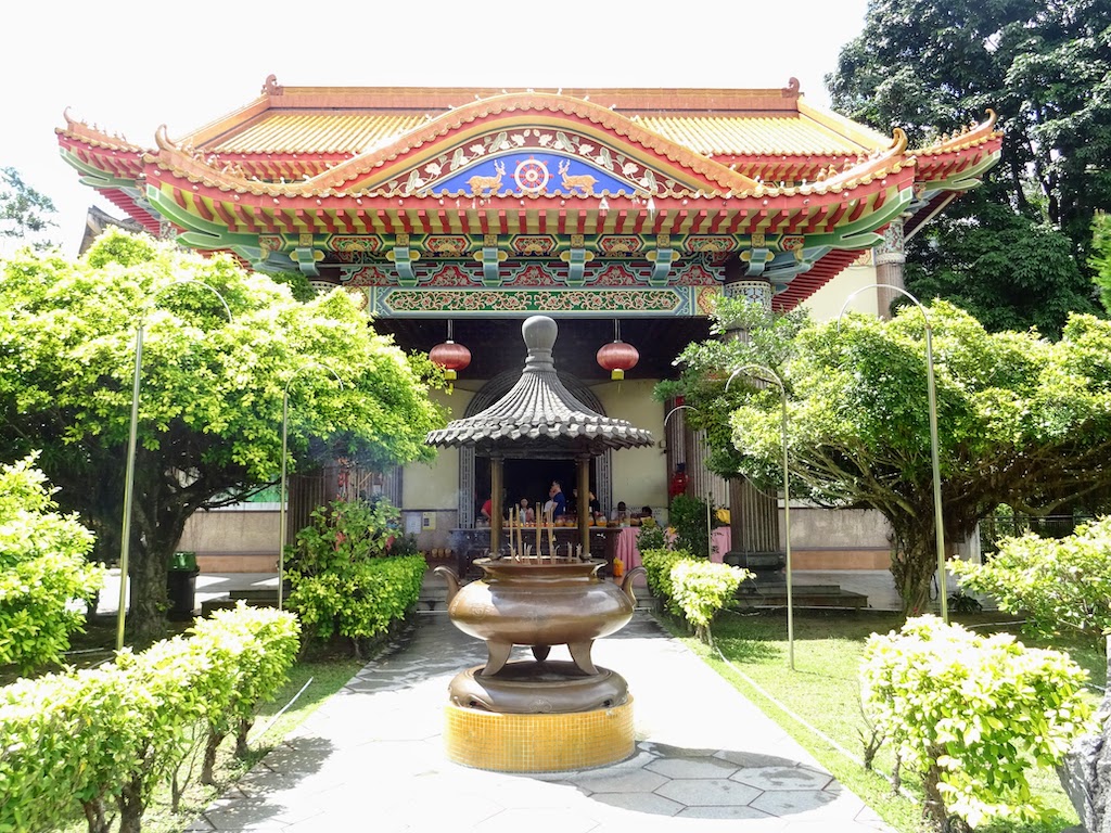 Malaisie Penang Kek Lok Si entree salle priere