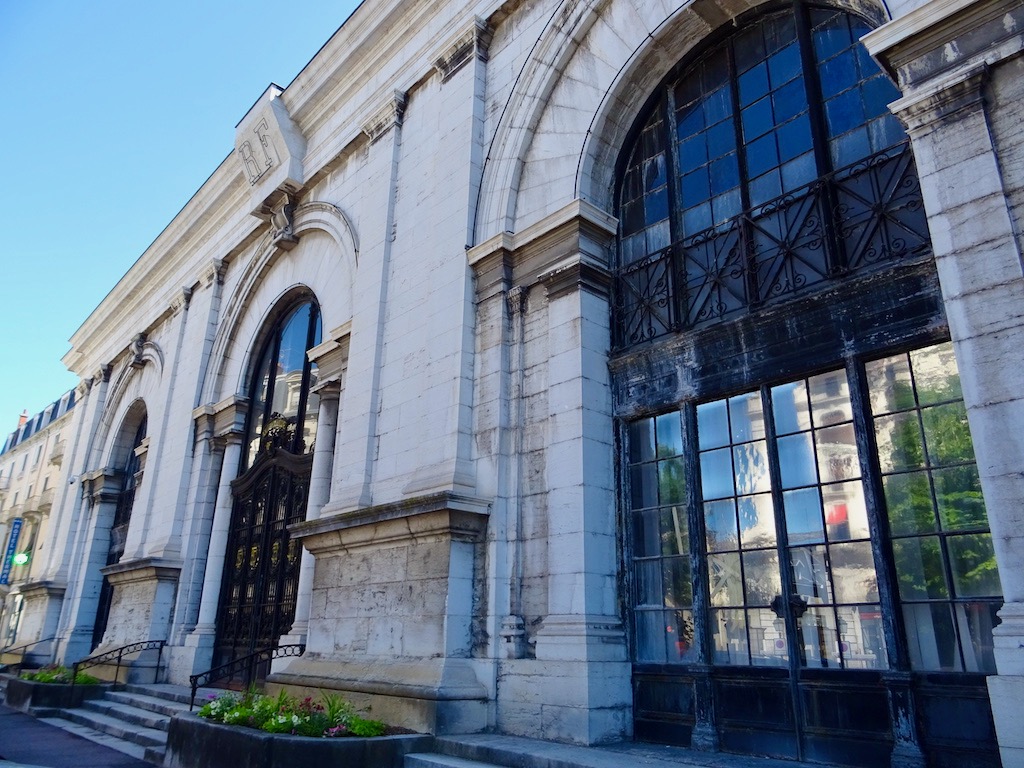 France Aix-les-Bains Vieux Thermes facade