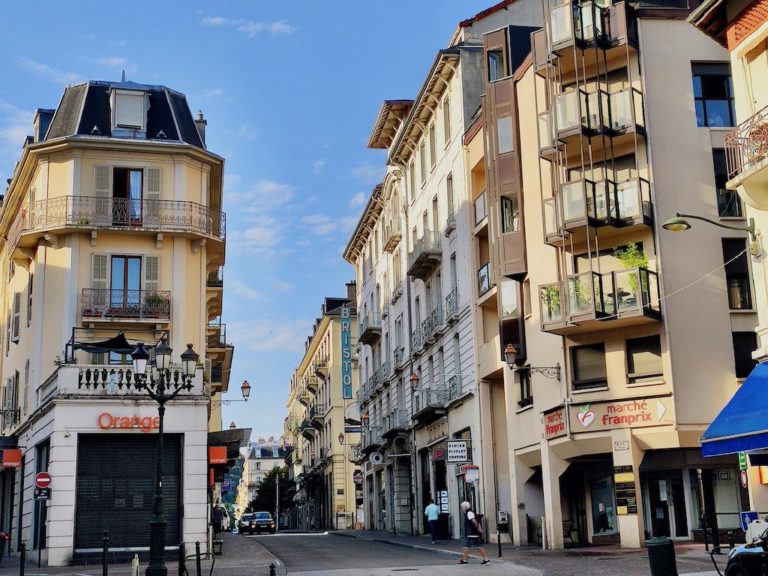 Visit France - Aix-les-Bains, spa town - Hop On My Journey