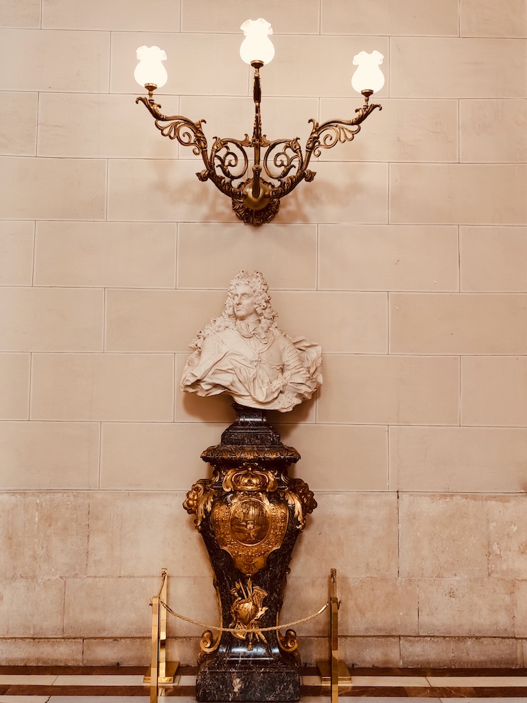 Espagne Madrid Palais royal buste roi