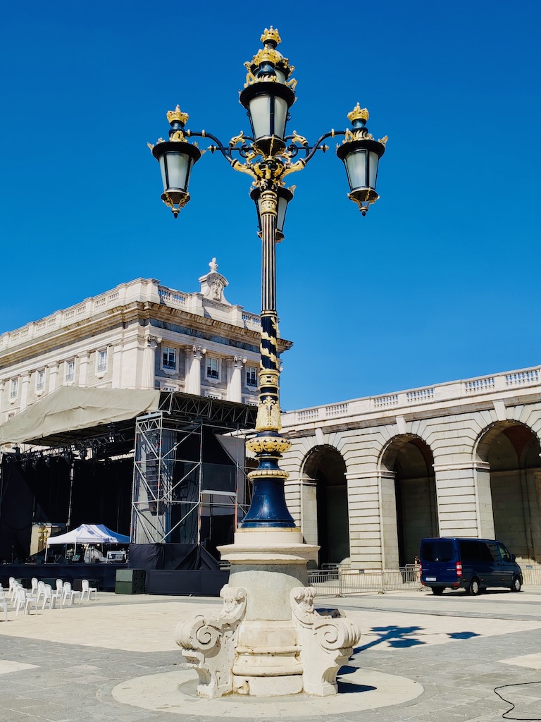 Espagne Madrid Palais Royal lampadaire