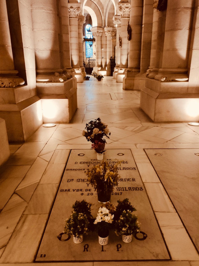 Madrid Almudena cathedral crypt alley