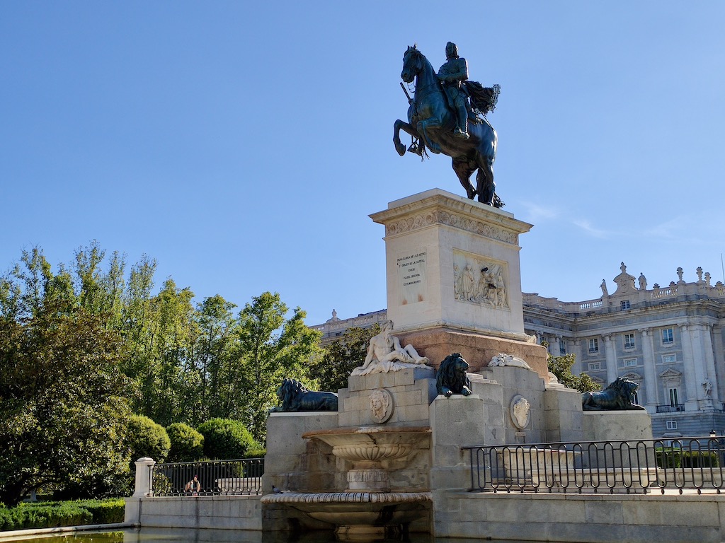 Spain Madrid park Oriente fountain